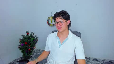 Snapshot of patrik027 chatting on 22, 12, 2024 .... online show from 22, 12, 2024