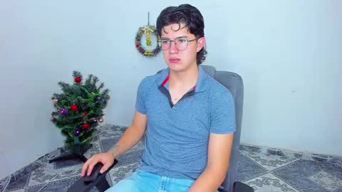 Snapshot of patrik027 chatting on 22, 12, 2024 .... online show from 22, 12, 2024