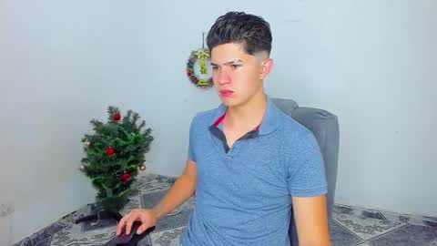 Snapshot of patrik027 chatting on 30, 12, 2024 .... online show from 30, 12, 2024
