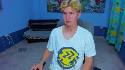 Snapshot of patrik027 chatting on 11, 9, 2025 .... online show from 11, 9, 2025