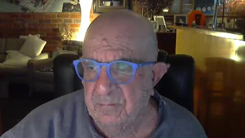 Snapshot of patvac chatting on 10, 9, 2025 patvac online show from 10, 9, 2025