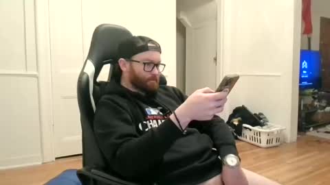 shy online show from 19, 4, 2026