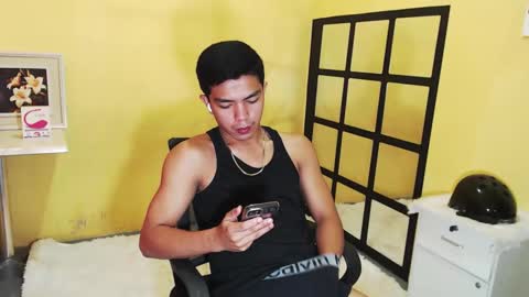 Snapshot of paul968323 chatting on 29, 10, 2025 MrBigPaul online show from 29, 10, 2025