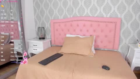 paulina lux online show from 22, 3, 2026