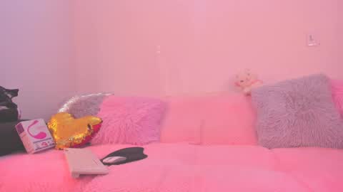 Snapshot of paulinaabeauty chatting on 8, 1, 2025 call me ur bbygurl online show from 8, 1, 2025