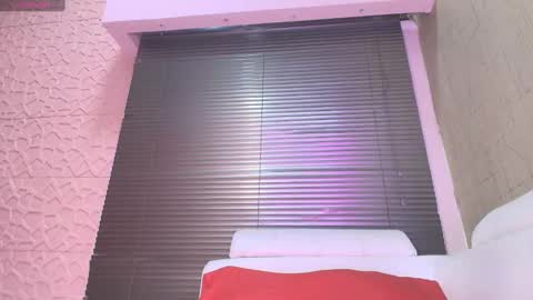 Snapshot of paulinasaeenz chatting on 25, 2, 2025 PaulinaSaennz online show from 25, 2, 2025