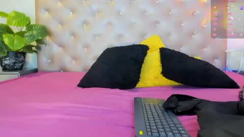 Snapshot of paulinasaeenz chatting on 27, 7, 2026 PaulinaSaennz online show from 27, 7, 2026
