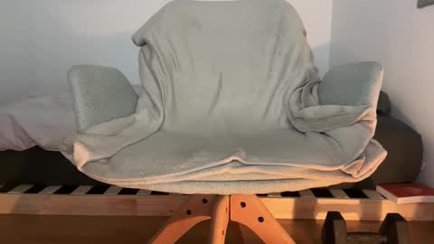 paulovitonii online show from 9, 4, 2026