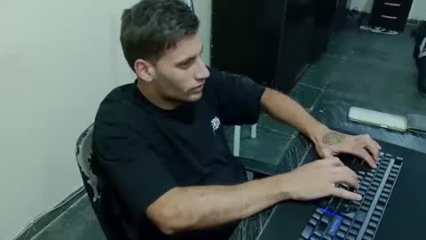 Snapshot of paurrrossa chatting on 16, 10, 2025 PauRosa online show from 16, 10, 2025