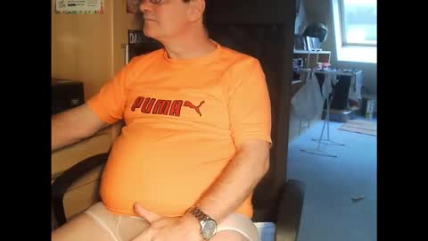 Snapshot of pavlovsdog2006 chatting on 17, 11, 2025 Pavlov aka Peter online show from 17, 11, 2025