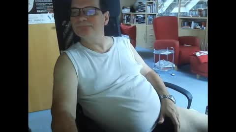 Snapshot of pavlovsdog2006 chatting on 19, 11, 2025 Pavlov aka Peter online show from 19, 11, 2025