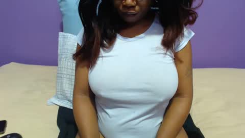 Snapshot of peachassxx chatting on 19, 2, 2025 peachy online show from 19, 2, 2025