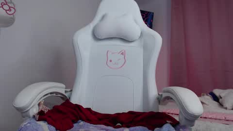 Snapshot of peacherry_ chatting on 4, 3, 2025 peacherry_ online show from 4, 3, 2025