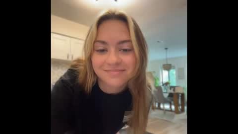 peachesncreampiezz online show from 21, 7, 2026