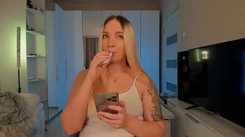 peachju1cy online show from 12, 12, 2024