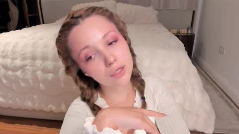 Lili online show from 3, 12, 2025