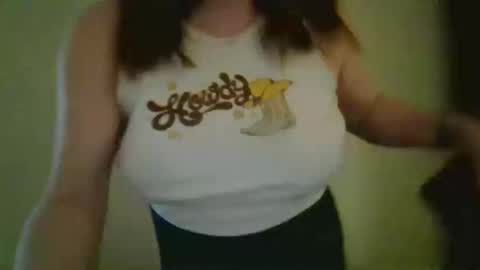 Snapshot of peachy_e chatting on 24, 2, 2026 E online show from 24, 2, 2026