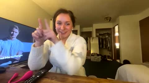 PeachyObsession online show from 1, 2, 2026