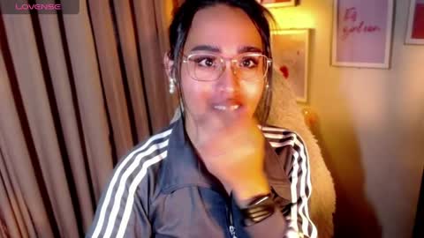 Snapshot of peakaboo_xx chatting on 26, 5, 2026 Angel Creamdensada online show from 26, 5, 2026