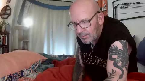 Snapshot of peanutbutterandjealous1 chatting on 25, 4, 2026 peanutbutterandjealous1 online show from 25, 4, 2026