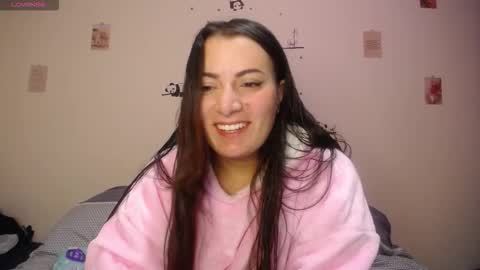 Snapshot of pearl_3 chatting on 10, 10, 2025 Pearl online show from 10, 10, 2025