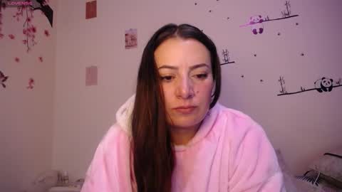 Snapshot of pearl_3 chatting on 27, 11, 2025 Pearl online show from 27, 11, 2025