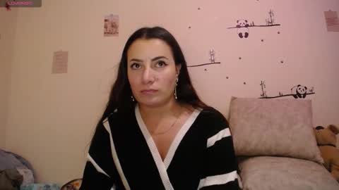 Snapshot of pearl_3 chatting on 15, 12, 2025 Pearl online show from 15, 12, 2025