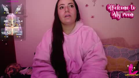 Snapshot of pearl_3 chatting on 19, 12, 2025 Pearl online show from 19, 12, 2025