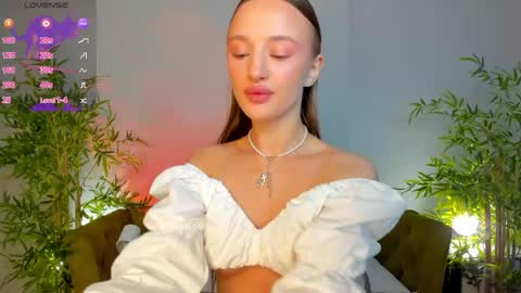 Sex Leah online show from 4, 6, 2026