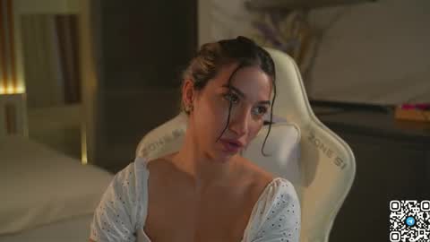 Snapshot of pearly_dream chatting on 4, 3, 2026 Leo online show from 4, 3, 2026