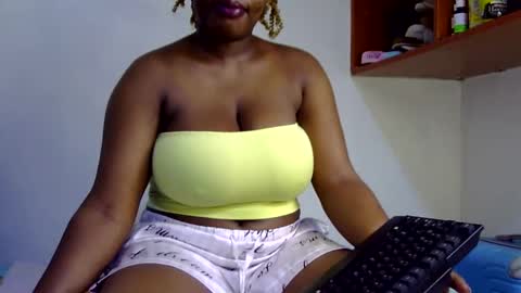 Snapshot of peekyshams chatting on 19, 9, 2025 peekyshams online show from 19, 9, 2025