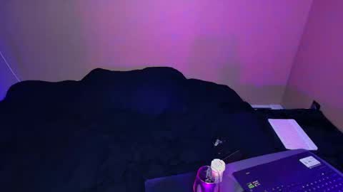 Tiffany Von-Pierre online show from 4, 6, 2026
