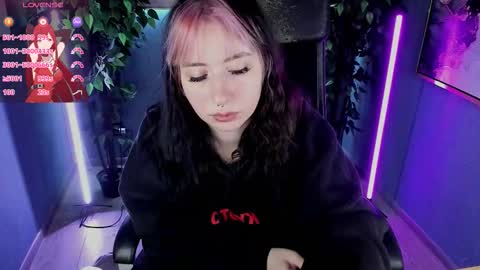 Snapshot of peggymcdean chatting on 31, 10, 2025 peggymcdean online show from 31, 10, 2025