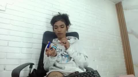 Snapshot of penelopee_rouse chatting on 4, 11, 2025 Penelopee Rouse online show from 4, 11, 2025