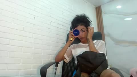 Snapshot of penelopee_rouse chatting on 5, 11, 2025 Penelopee Rouse online show from 5, 11, 2025