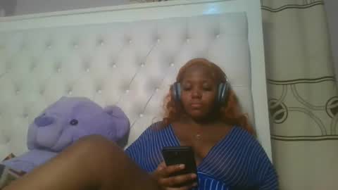 Snapshot of periwinkle20 chatting on 21, 4, 2026 Taurus online show from 21, 4, 2026