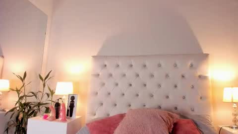 PERLA online show from 15, 10, 2025