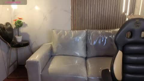 perla_lovely online show from 3, 6, 2026