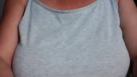 perlita070822 online show from 25, 7, 2026