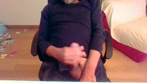 pesketig42 online show from 25, 4, 2026