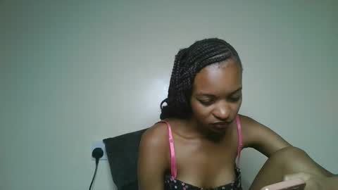 Snapshot of petal_palette chatting on 7, 5, 2026 Lolly online show from 7, 5, 2026