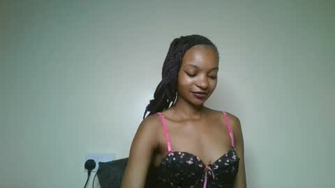 Snapshot of petal_palette chatting on 7, 5, 2026 Lolly online show from 7, 5, 2026