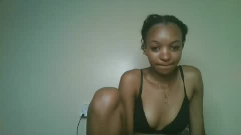 Snapshot of petal_palette chatting on 15, 6, 2026 Lolly online show from 15, 6, 2026