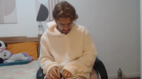 Snapshot of peter_x_annaud chatting on 12, 10, 2025 FELIPE online show from 12, 10, 2025