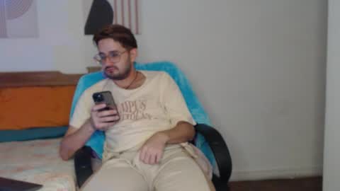 Snapshot of peter_x_annaud chatting on 19, 10, 2025 FELIPE online show from 19, 10, 2025