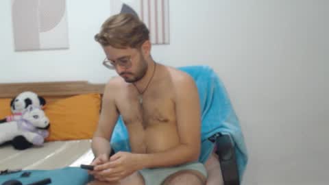 Snapshot of peter_x_annaud chatting on 21, 10, 2025 FELIPE online show from 21, 10, 2025