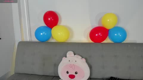 Snapshot of petite_artemis chatting on 19, 6, 2026 Artemisa online show from 19, 6, 2026