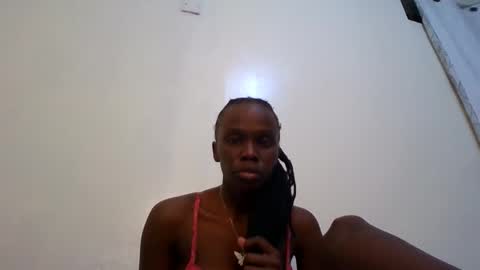 Snapshot of petite_desiree chatting on 25, 2, 2026 Desiree online show from 25, 2, 2026
