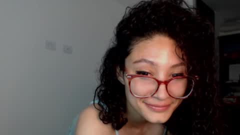 Snapshot of petite_kurly_qt chatting on 29, 9, 2025 loli online show from 29, 9, 2025