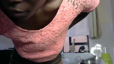 petite_lavi2 online show from 5, 3, 2025